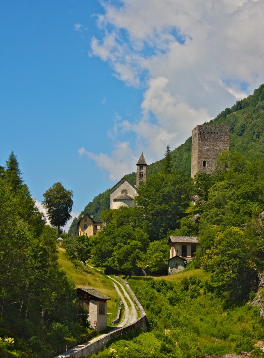 Burg Castelmur